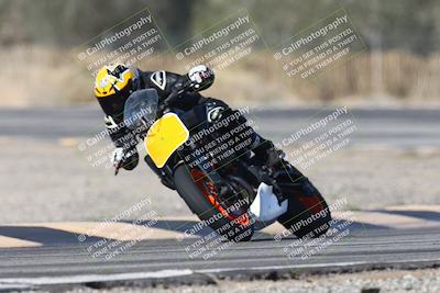 media/Dec-01-2025-Moto Forza (Mon) [[2daa91e15f]]/1-Advanced Group/Session 3 (Turn 3)/